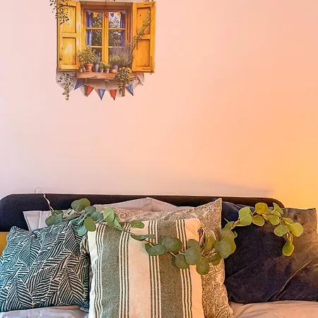 Chalet Central Tiny